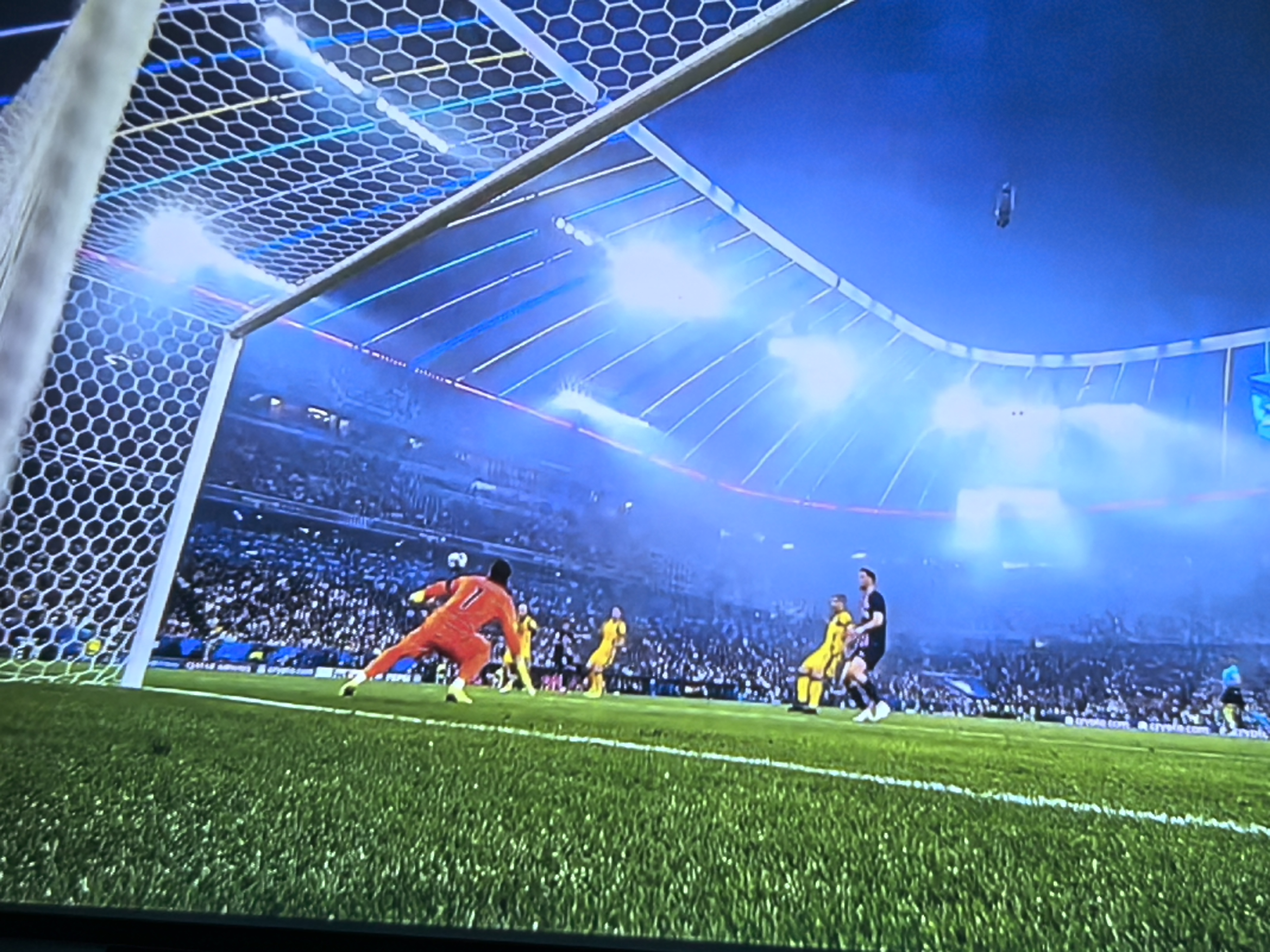 九游中国官网-关于冲刺阶段德甲传出新动向；巴黎圣日耳曼手感冰凉；管理层表态——引发热议；高层口径保持一致的信息