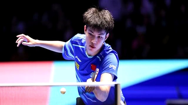 广东宏远训练开放日，冲刺阶段队长鼓劲引欢呼，意甲在即，资深球员宣示担当的简单介绍