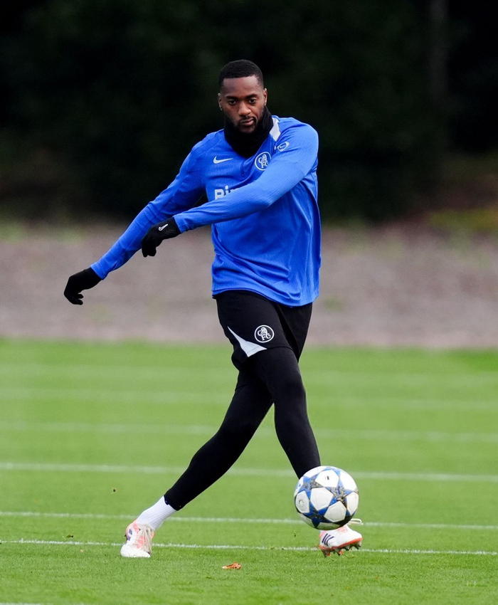 加时末段体能课后，切尔西调整名单备战欧冠，气氛紧张，阵容厚度经受考验的简单介绍