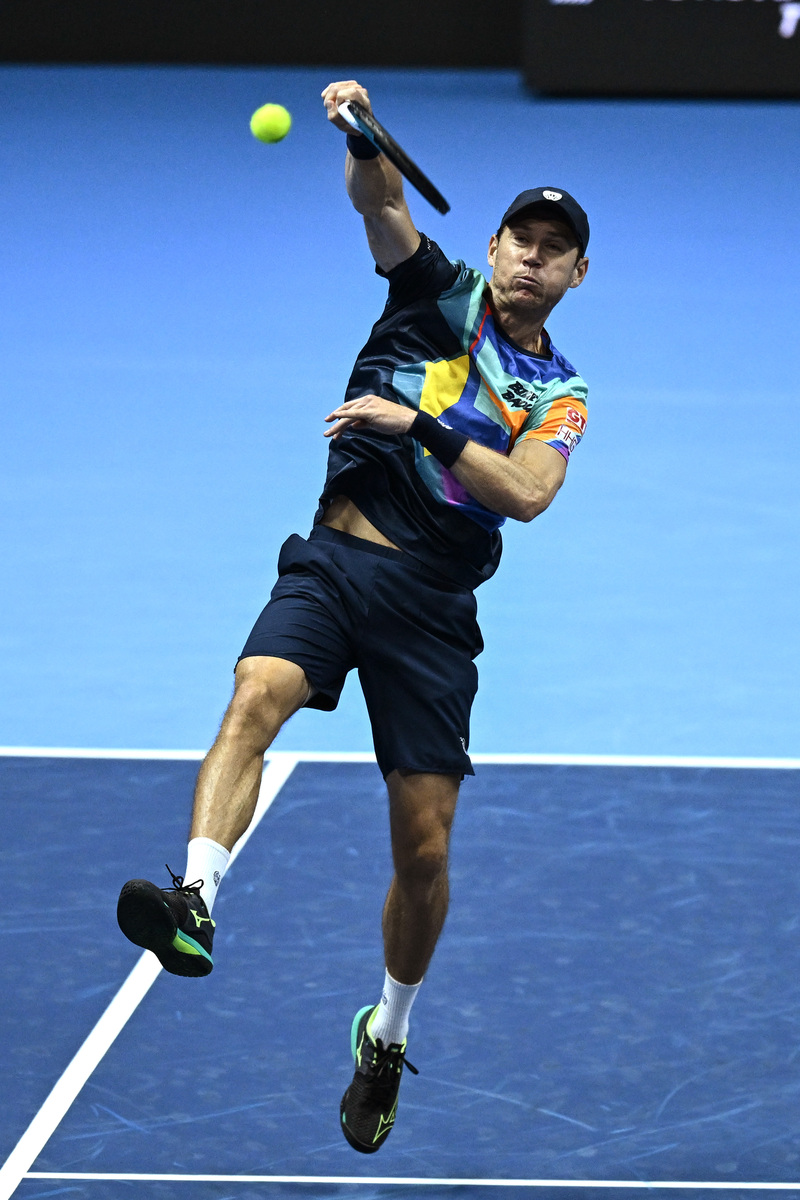 关于马赛训练开放日；关键时刻篮板制胜引欢呼；法国杯在即；年轻球员得到机会的信息